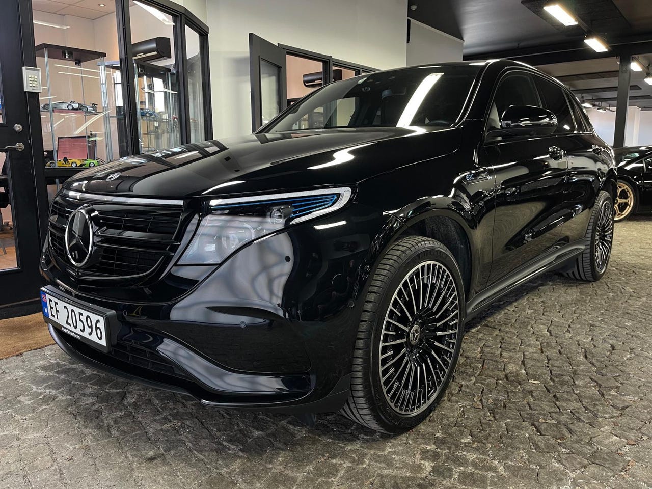 Mercedes-Benz EQC400