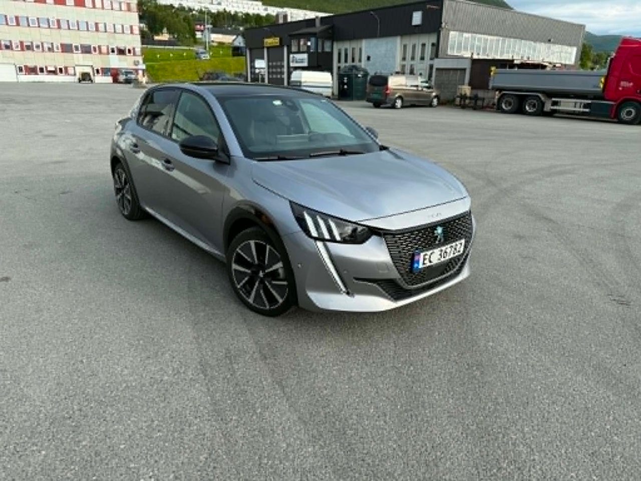 Peugeot e-208