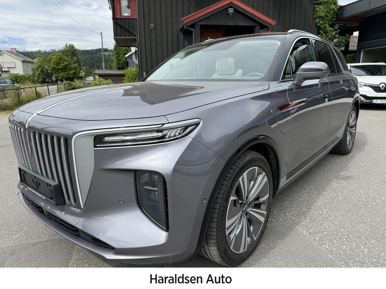 Hongqi E-HS9
