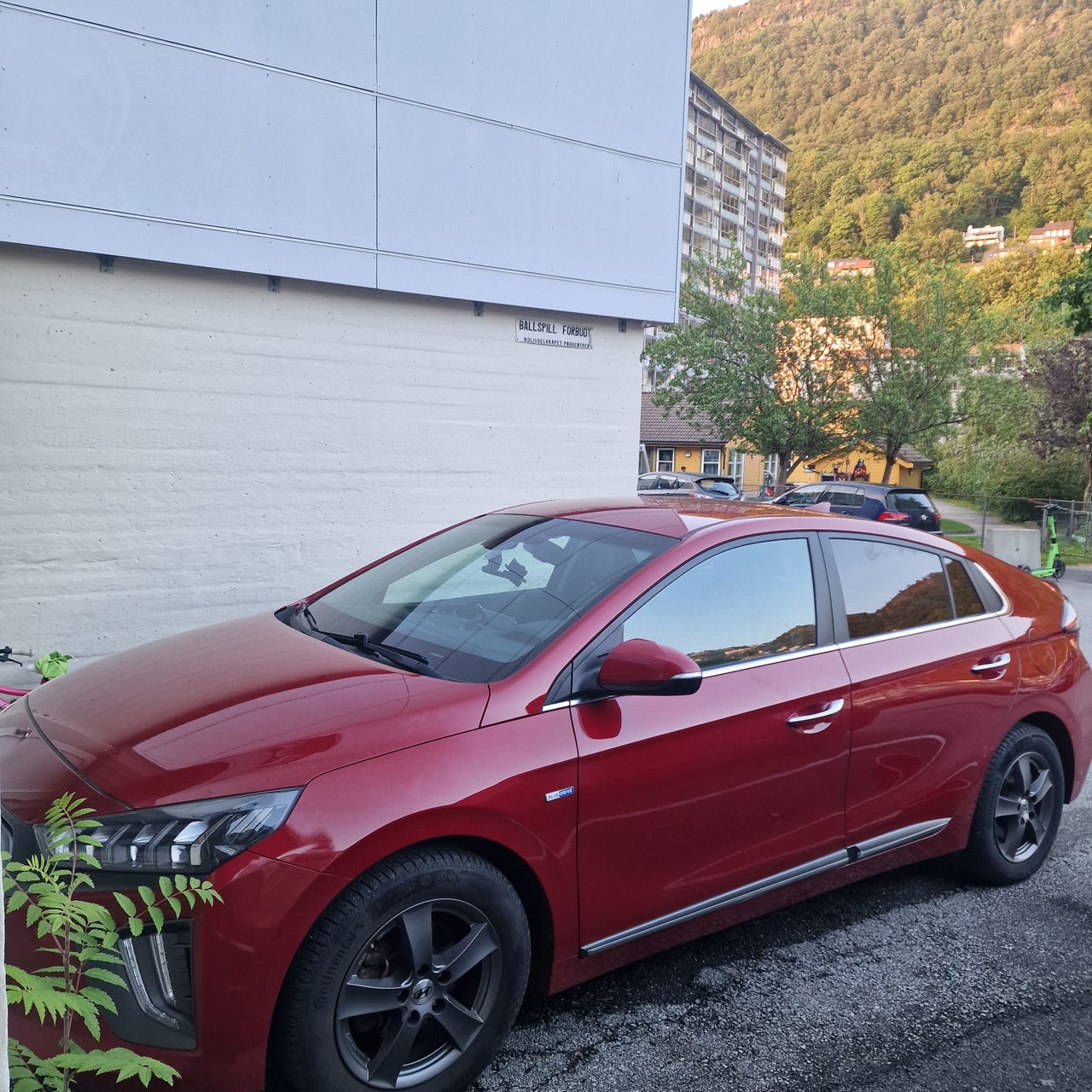 Hyundai IONIQ