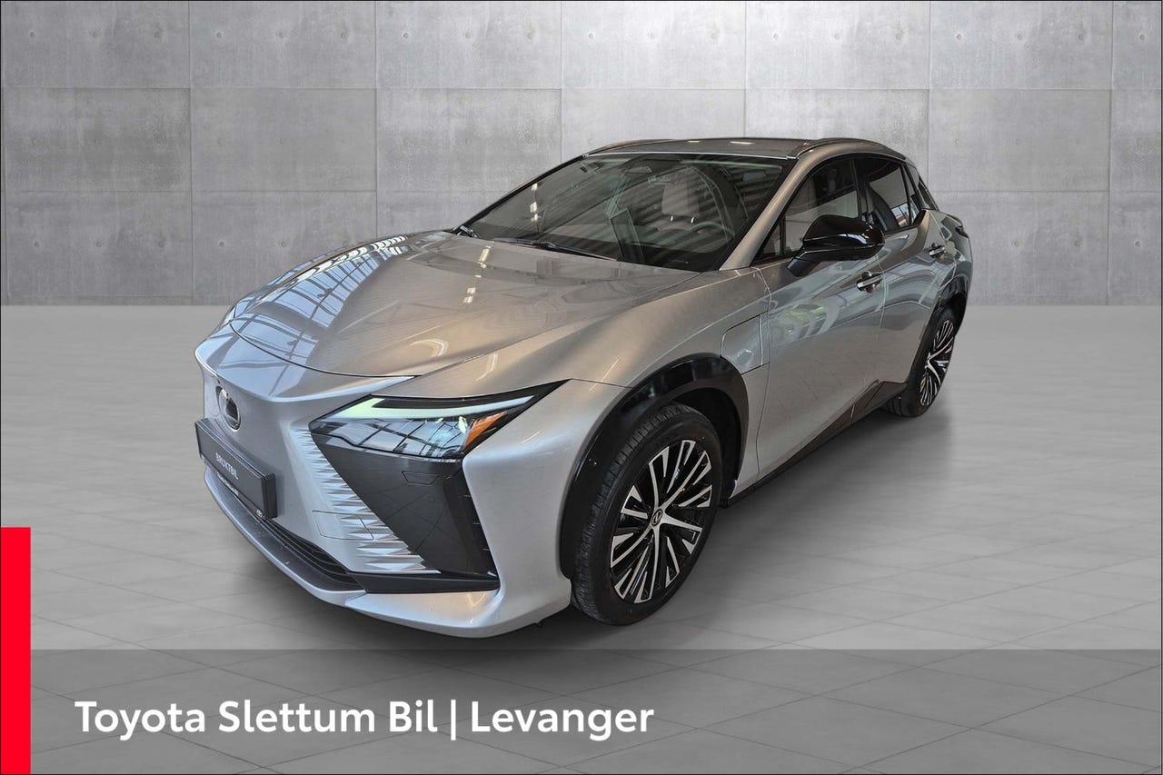 Lexus RZ450e
