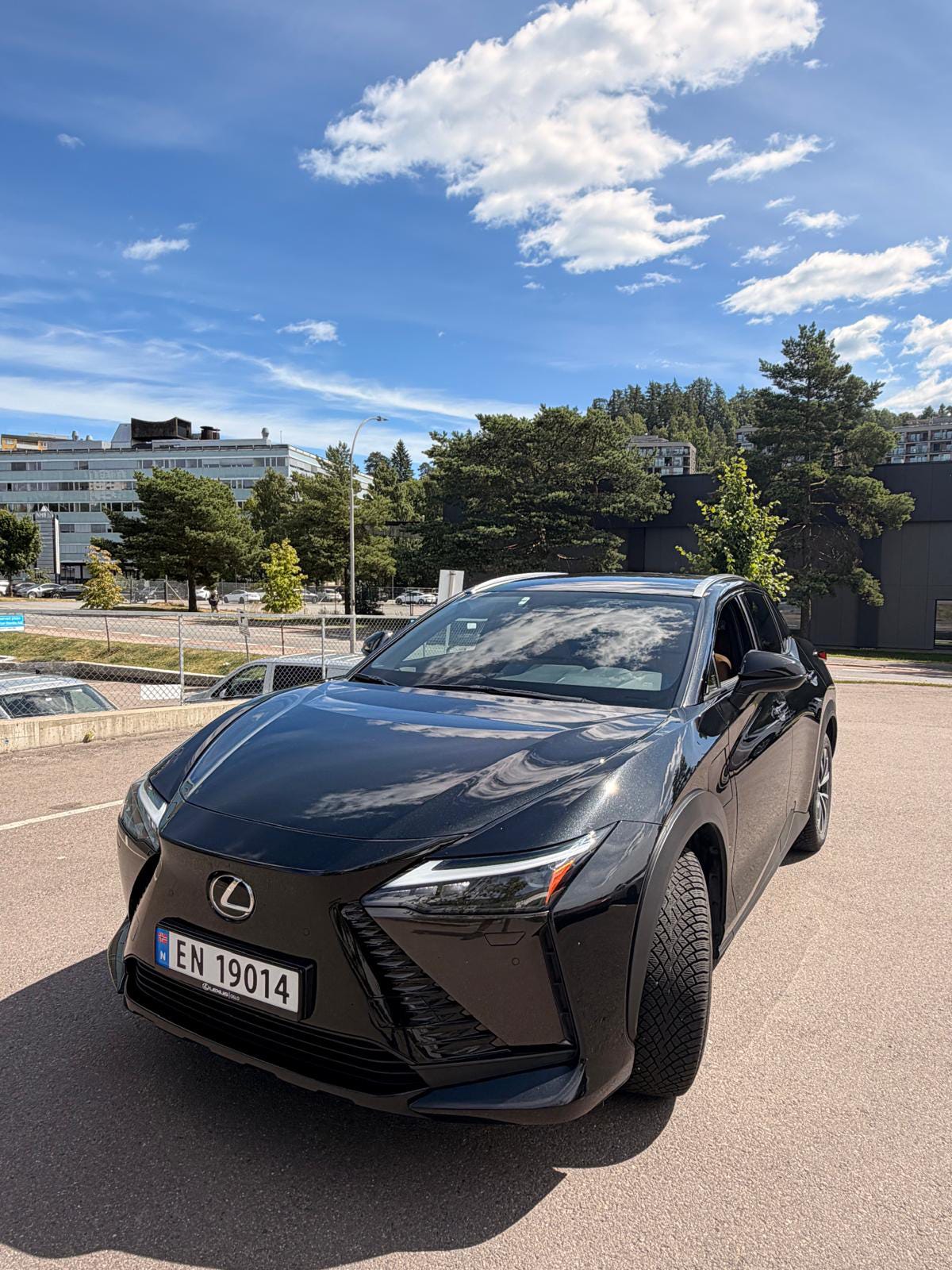 Lexus RZ450e