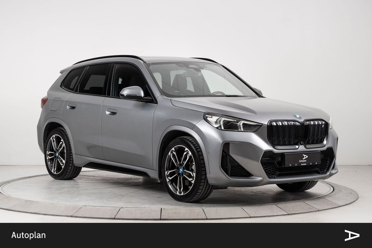 BMW iX1