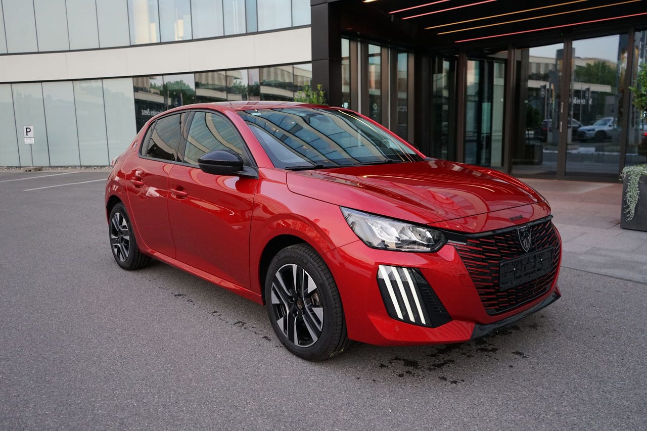 Peugeot e-208