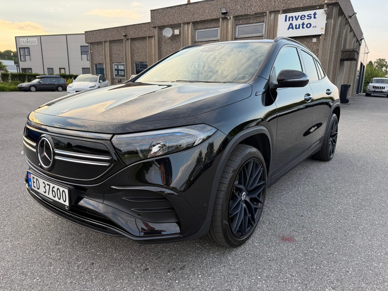 Mercedes-Benz EQA300