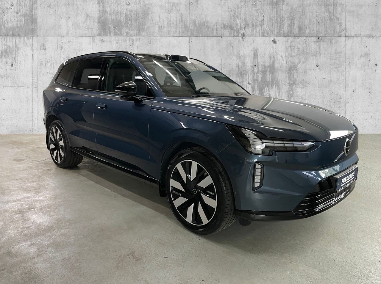 Volvo EX90