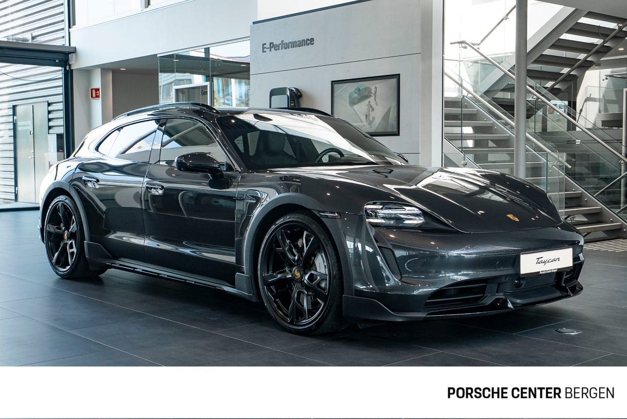 Porsche Taycan Cross Turismo