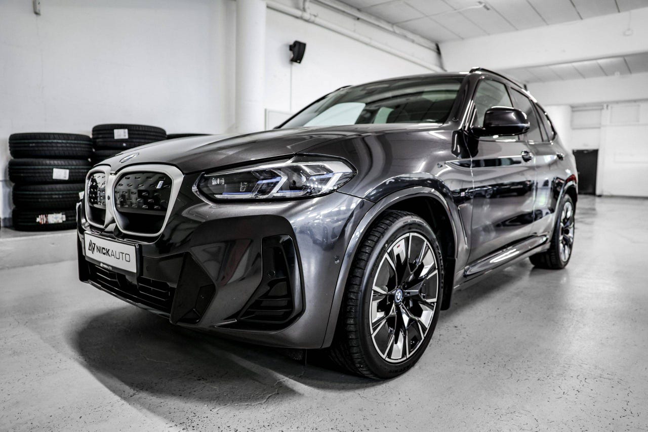 BMW iX3