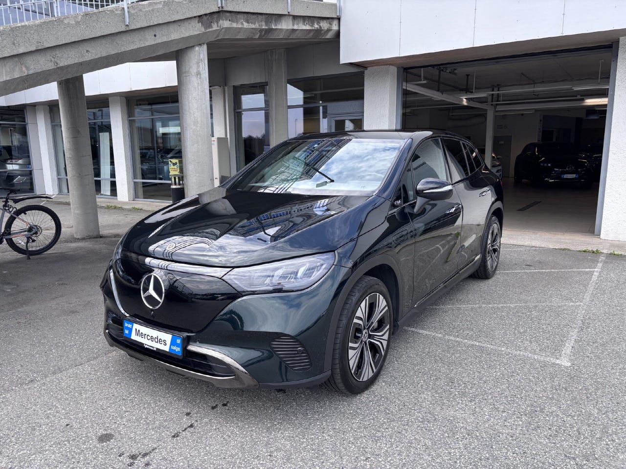 Mercedes-Benz EQE SUV