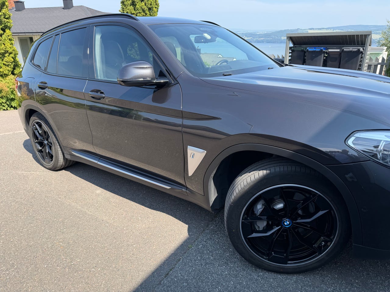 BMW iX3