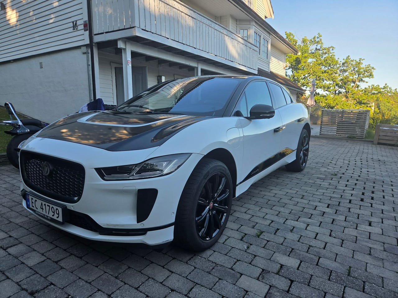 Jaguar I-PACE