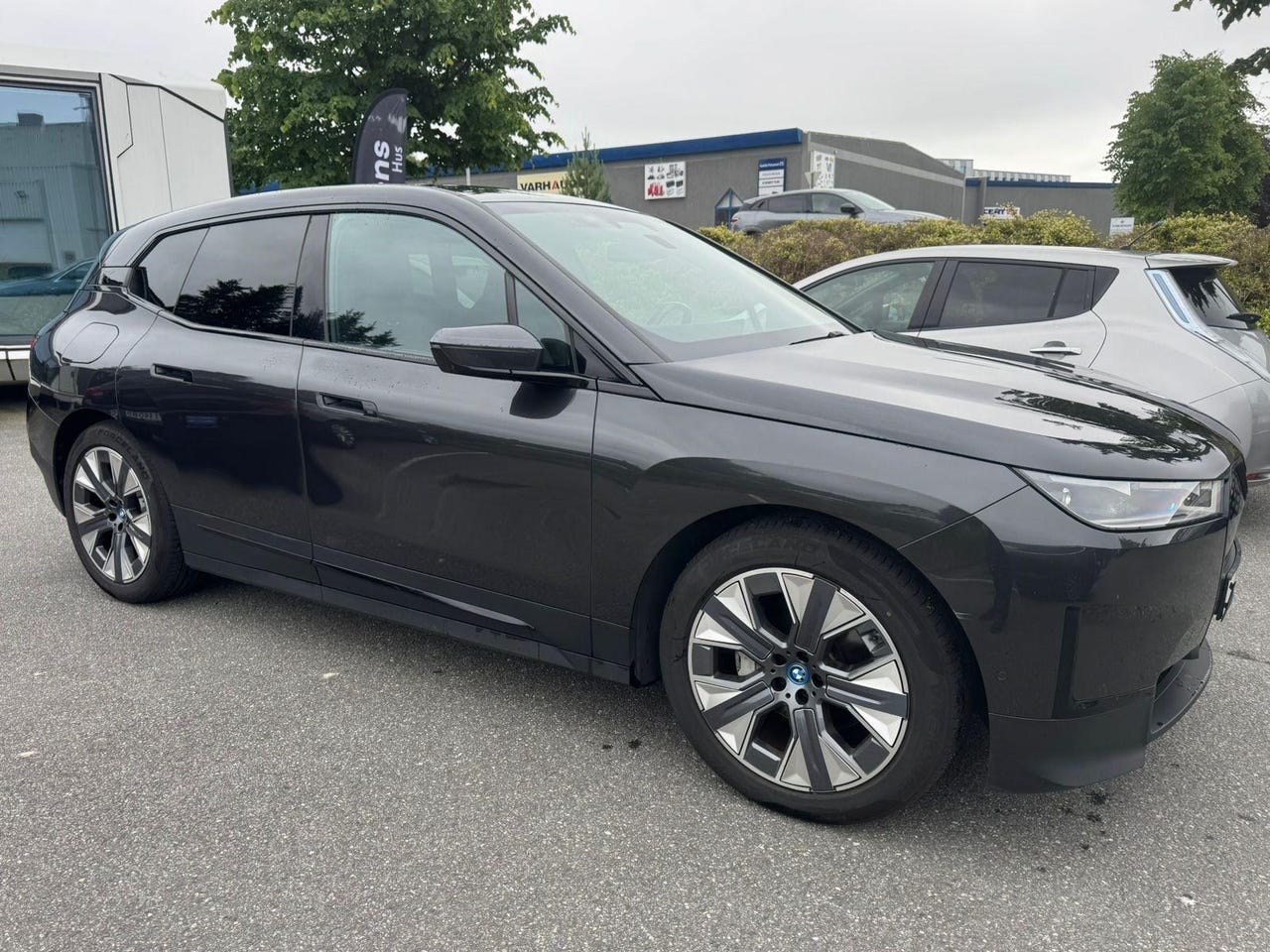BMW iX