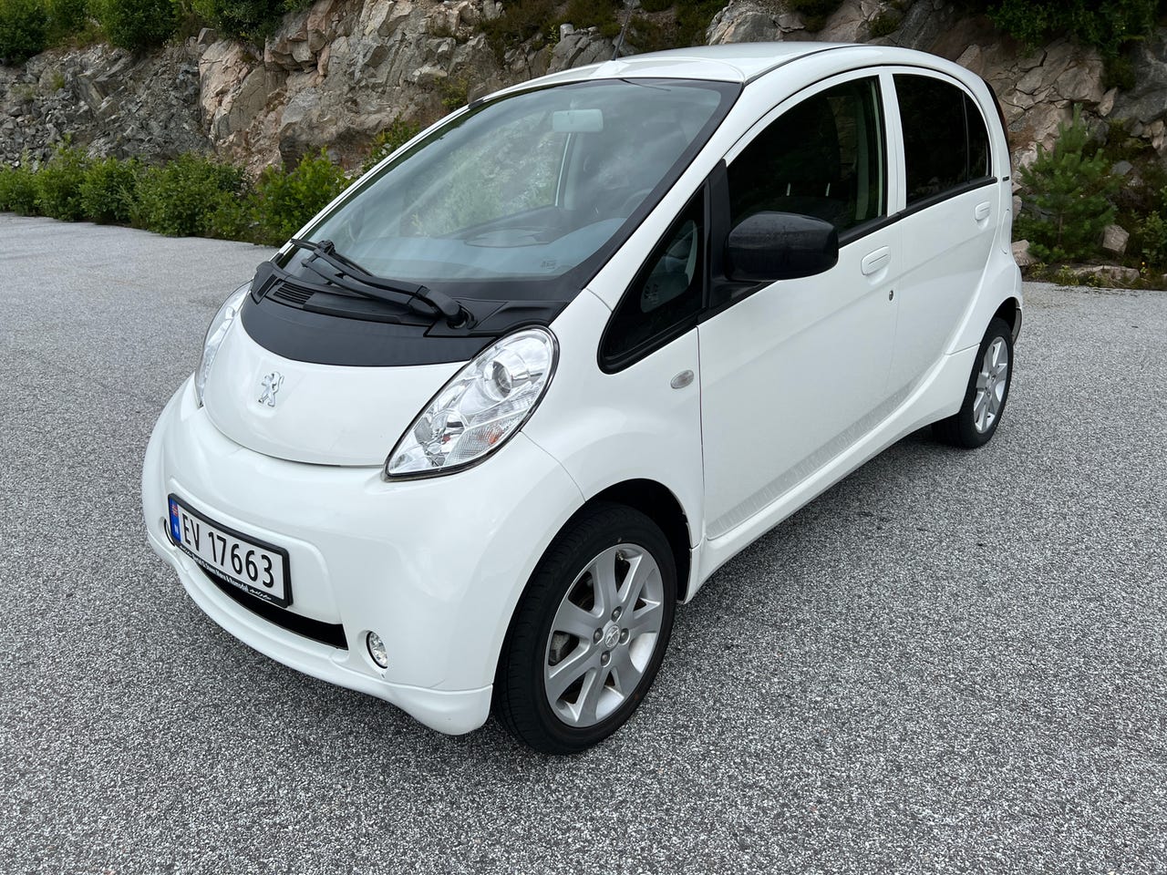 Peugeot iOn