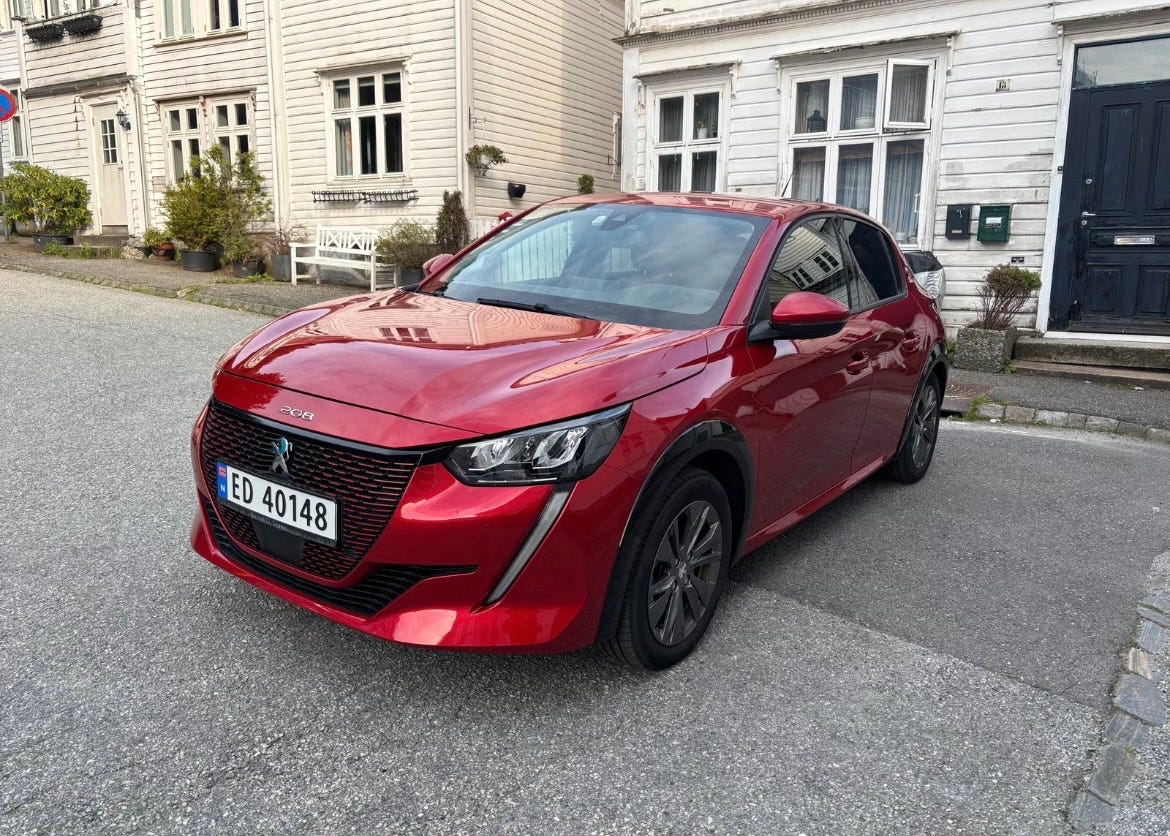 Peugeot e-208