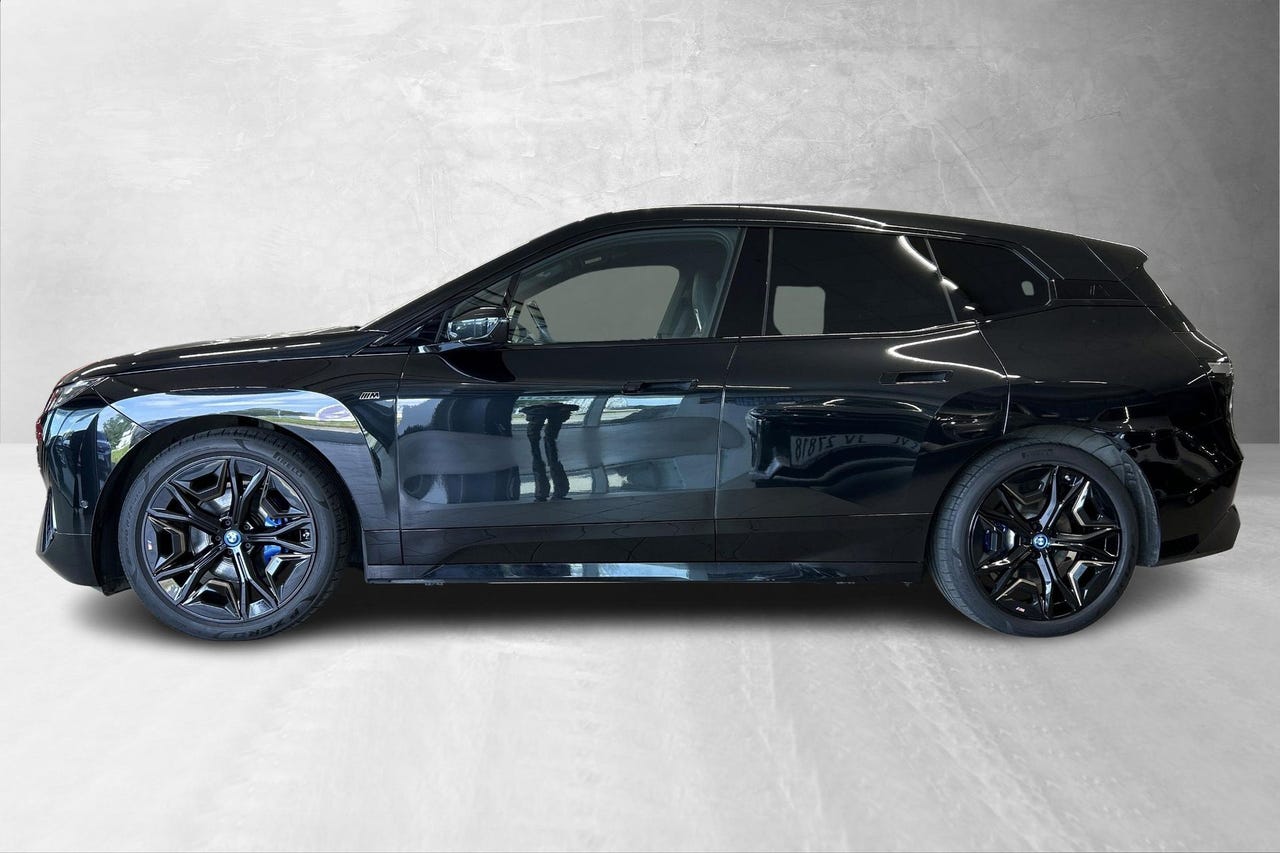 BMW iX