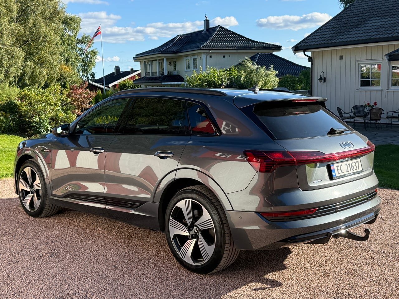 Audi e-tron