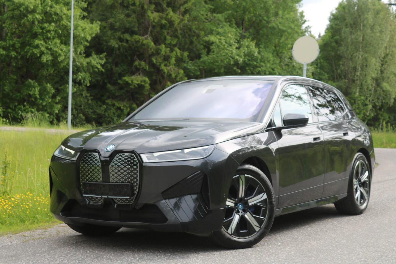 BMW iX