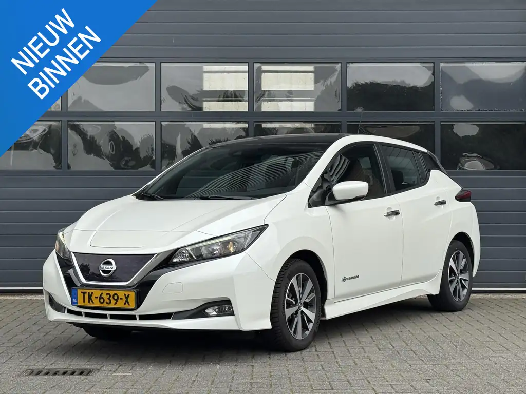 Nissan Leaf ACENTA 40 kWh I AUTOMAAT I APPLE CARPLAY I P-CAMER