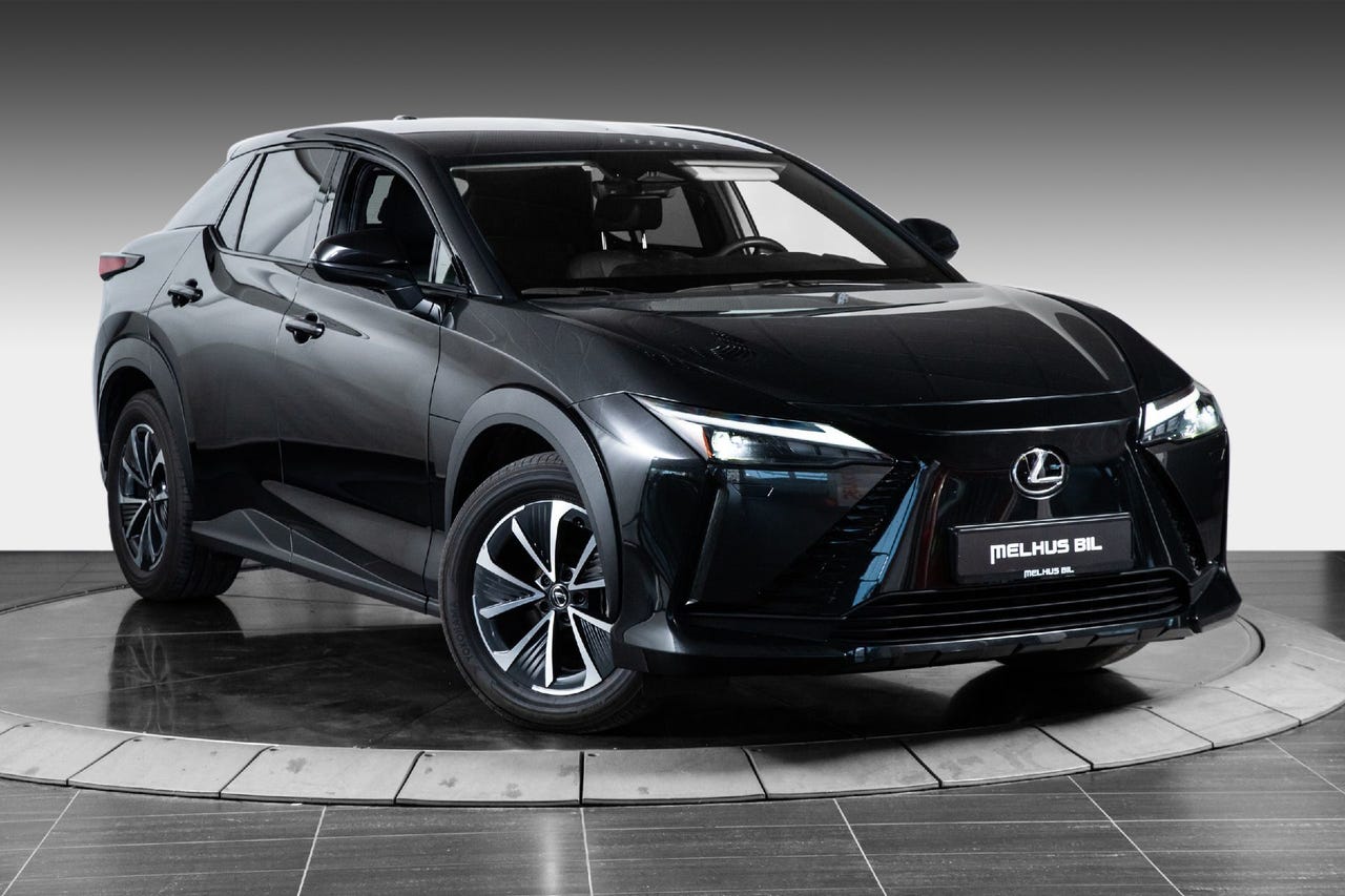 Lexus RZ450e