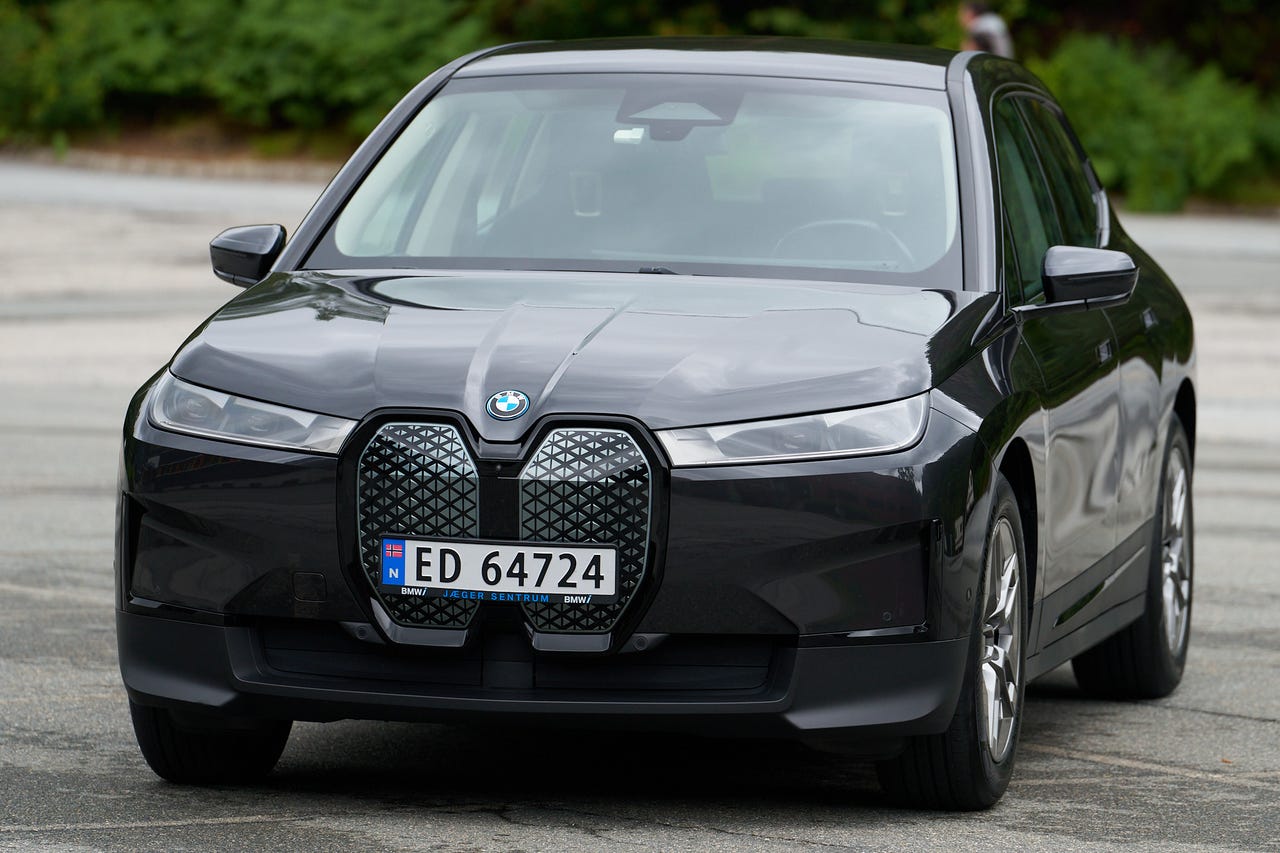 BMW iX