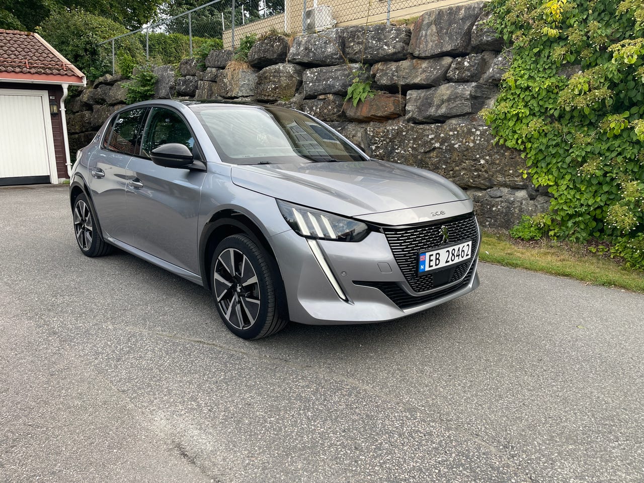Peugeot e-208