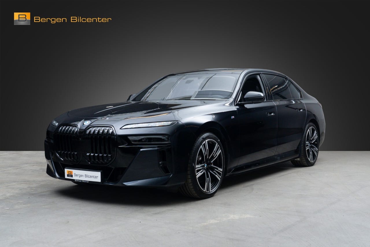 BMW i7