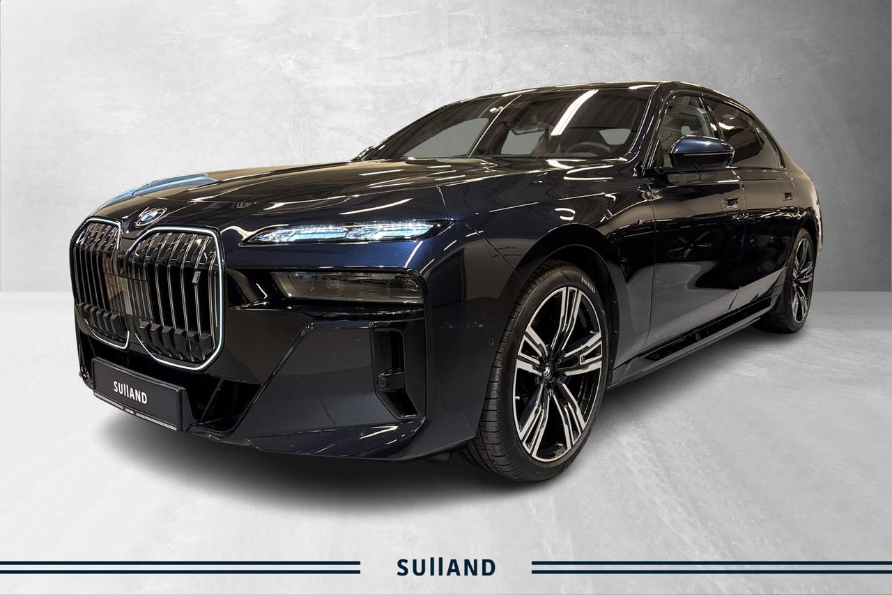 BMW i7