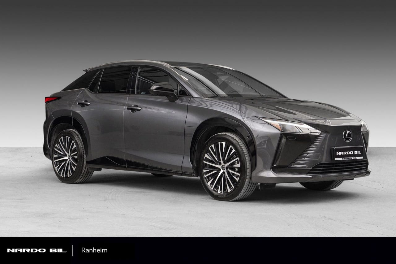 Lexus RZ450e