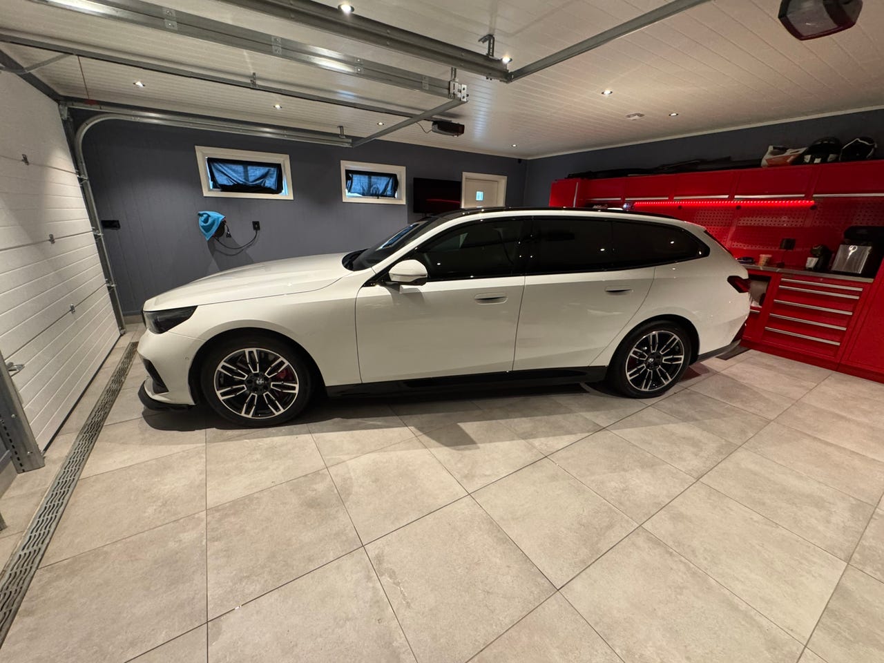 BMW i5