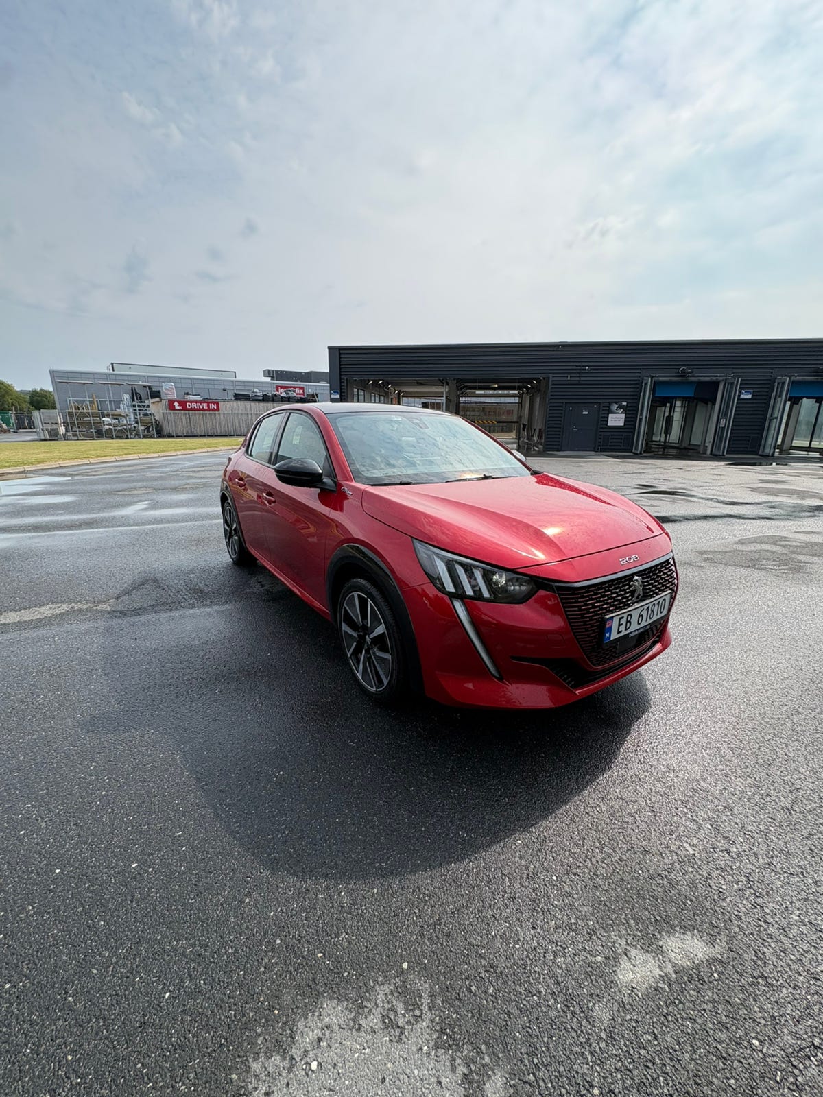 Peugeot e-208