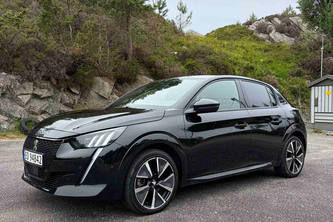 Peugeot e-208