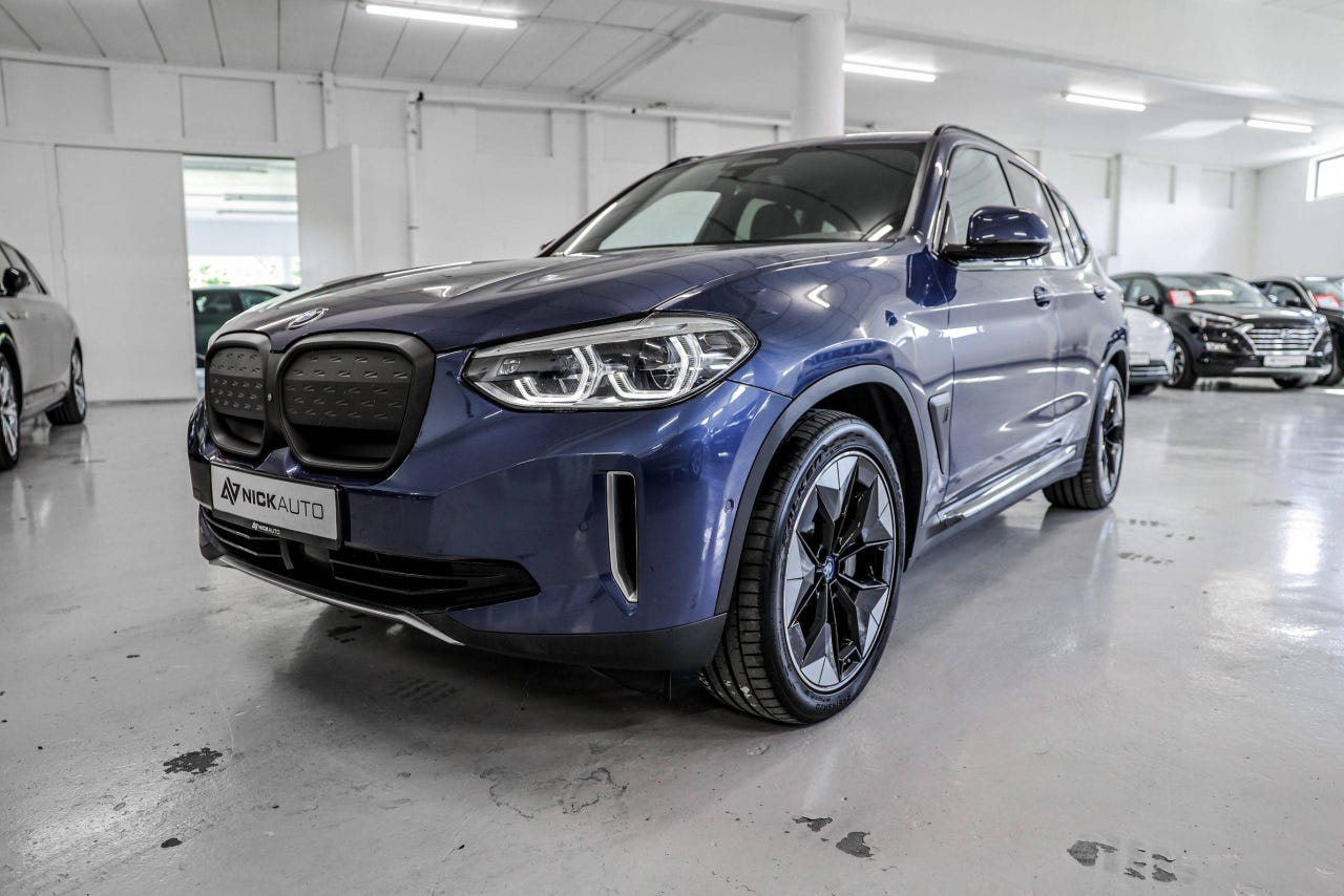 BMW iX3