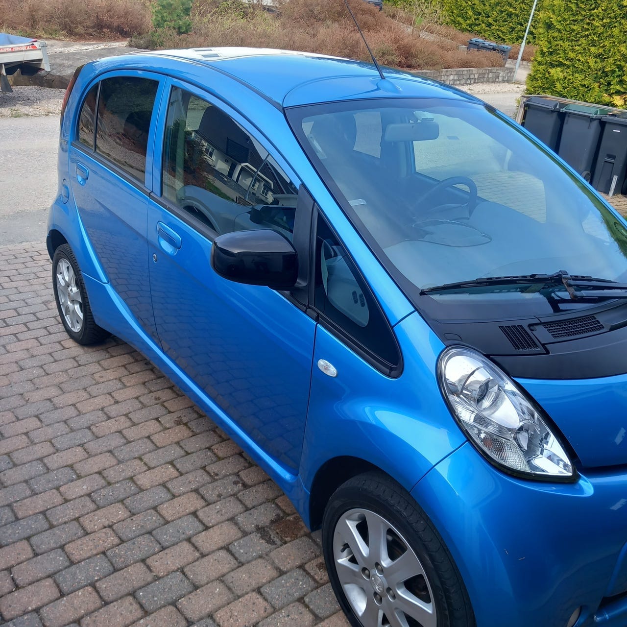 Peugeot iOn
