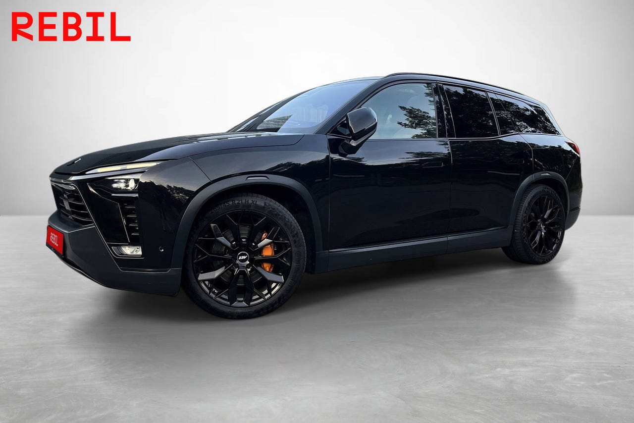 NIO ES8