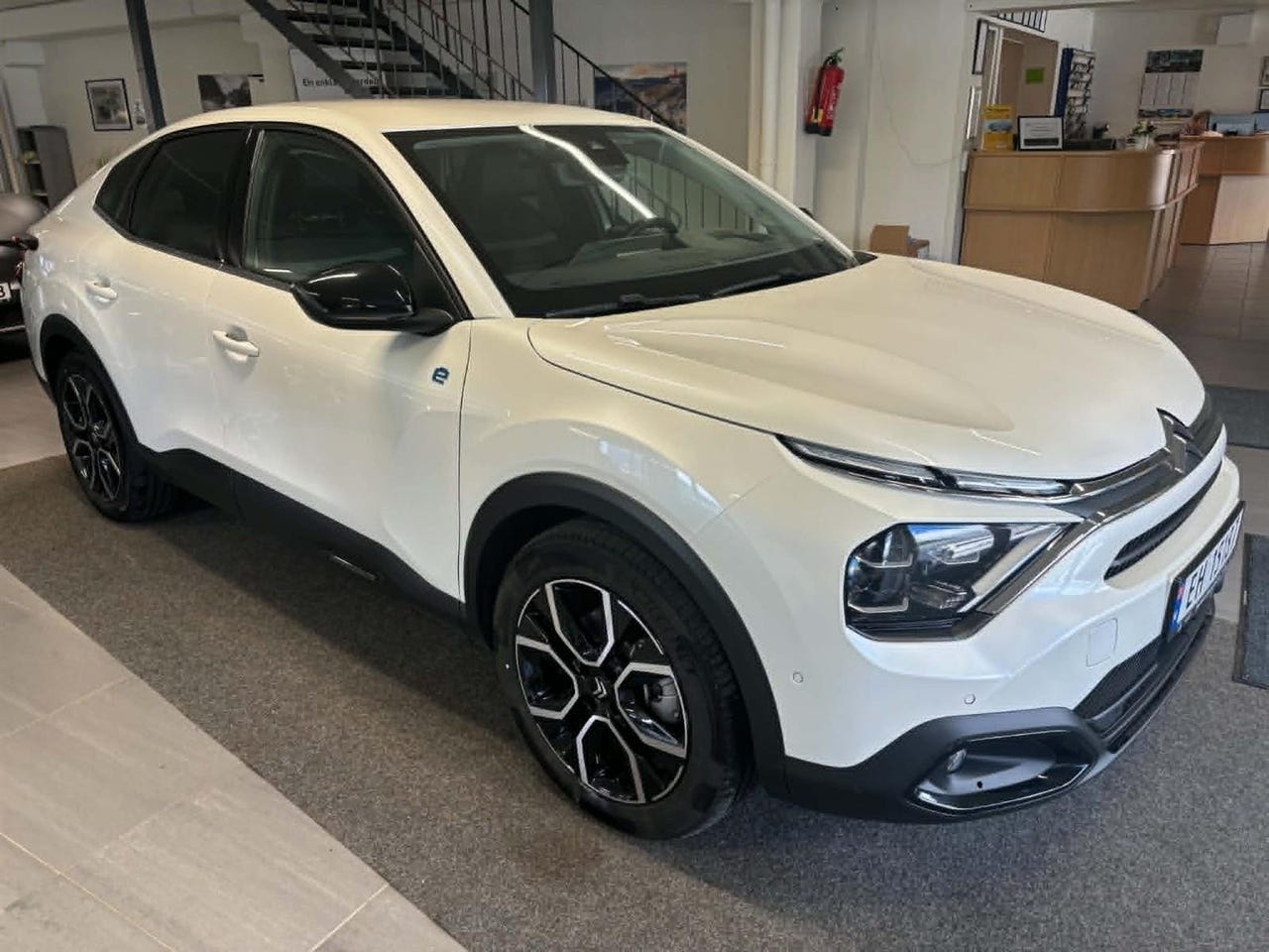Citroen E-C4 X