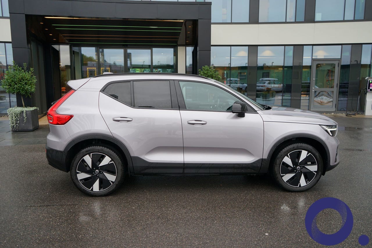 Volvo EX40