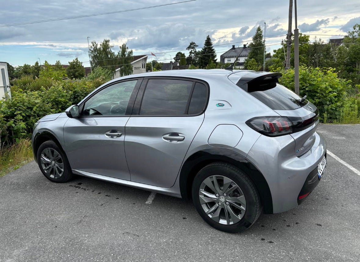 Peugeot e-208