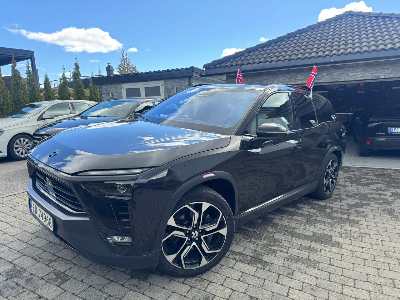 NIO ES8