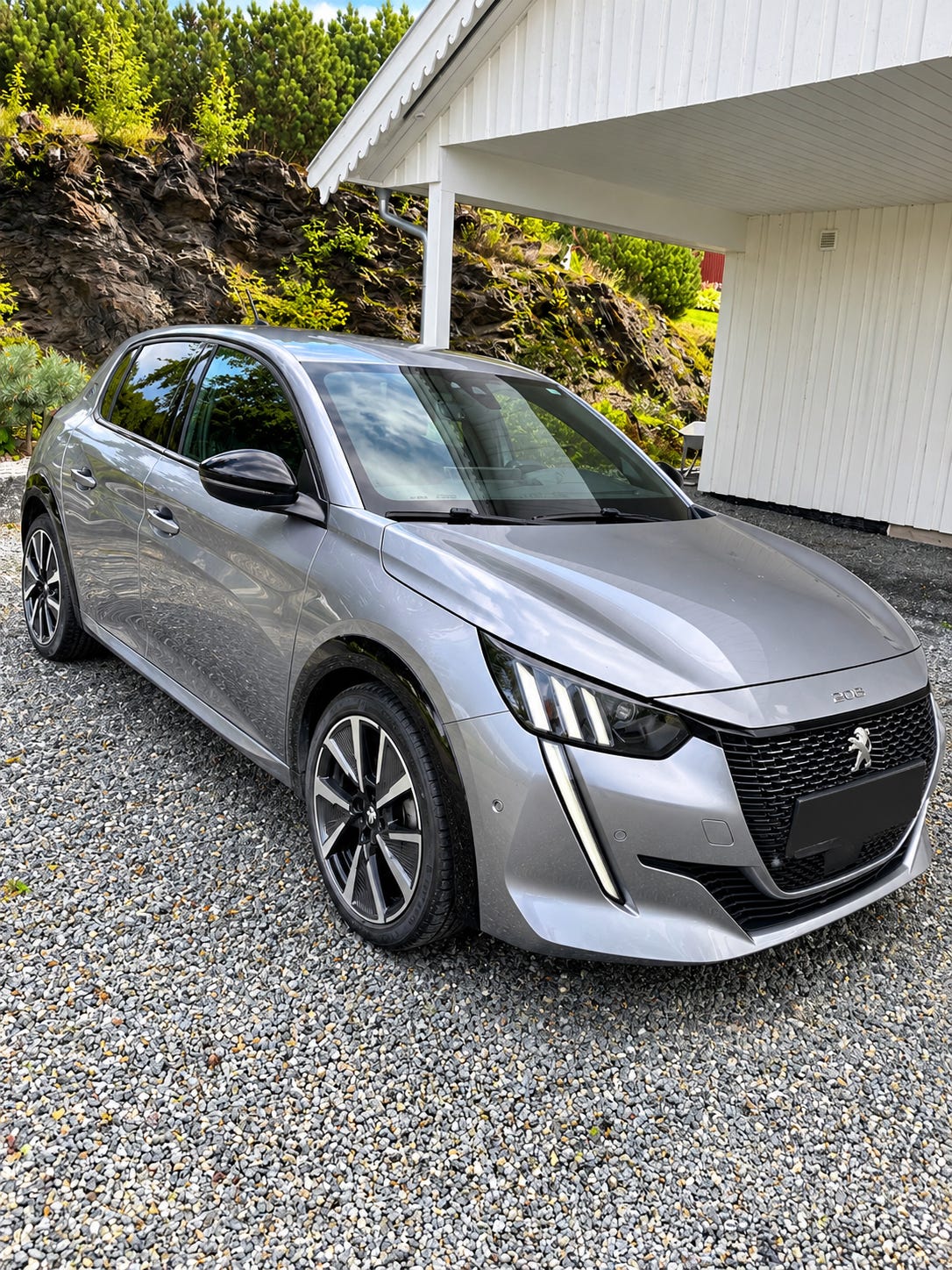 Peugeot e-208