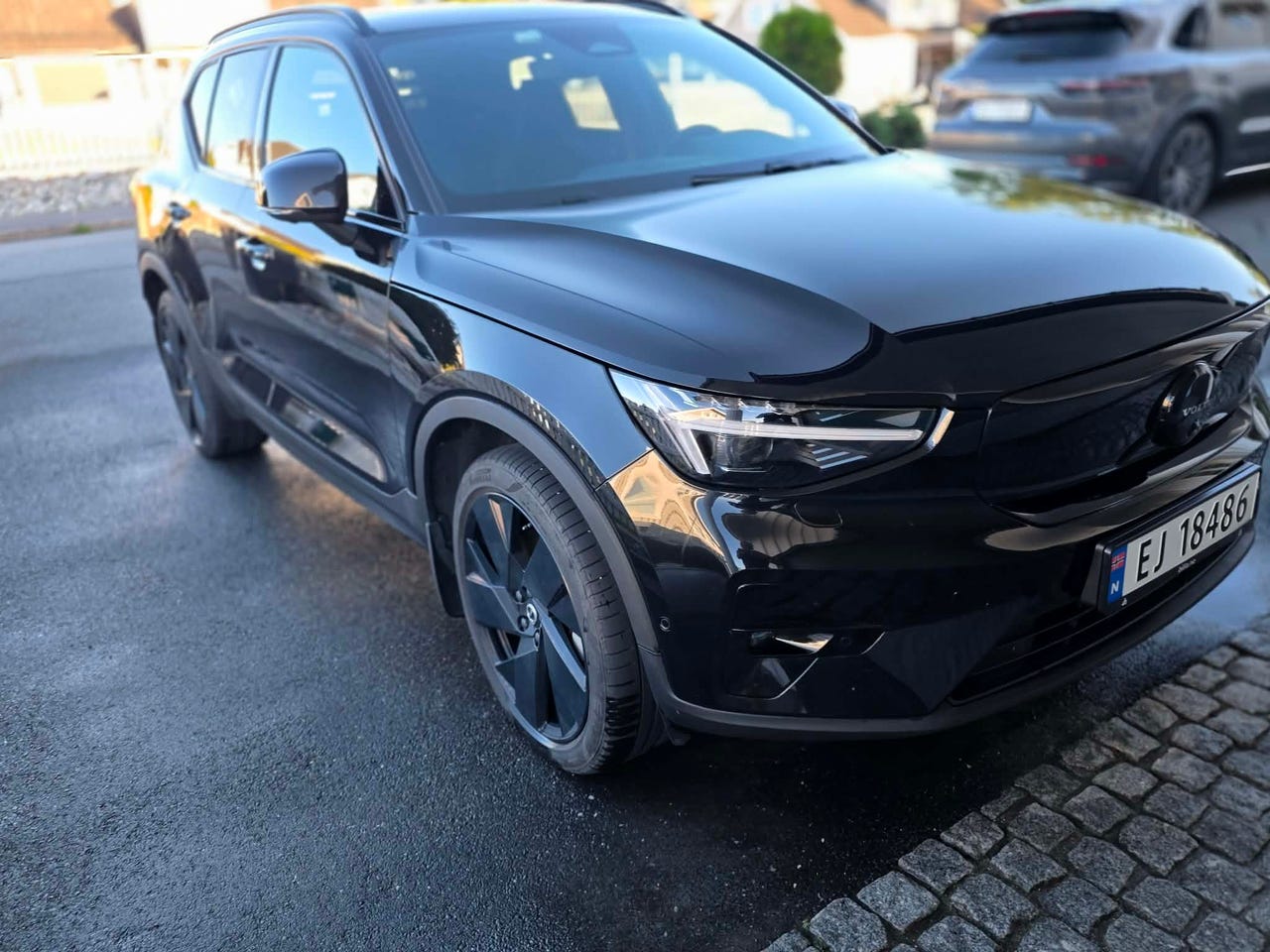 Volvo EX40