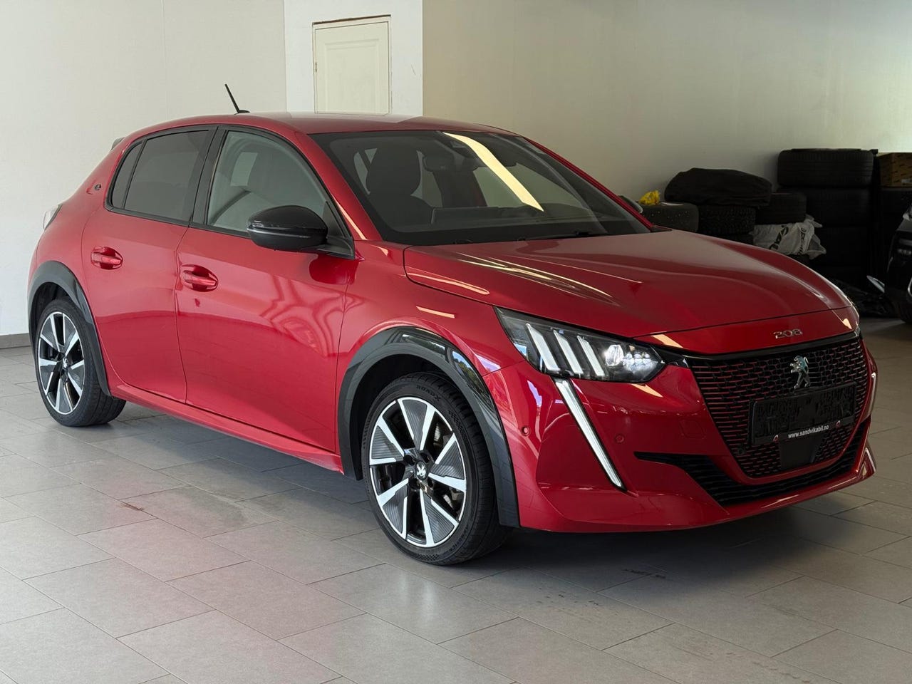 Peugeot e-208