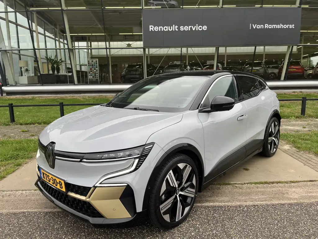 Renault Megane E-Tech EV60 220PK Iconic / 360 Camera / Winter pakket / C