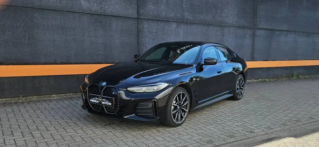 BMW i4 40 Gran Coupe M PACK /PANO/CAMERA/HEAD UP/LED/KEYLESS