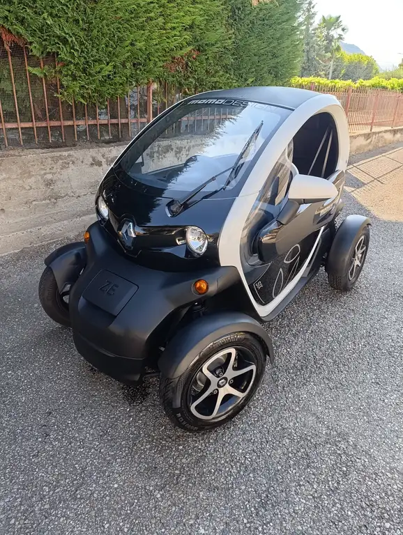 Renault Twizy momo design