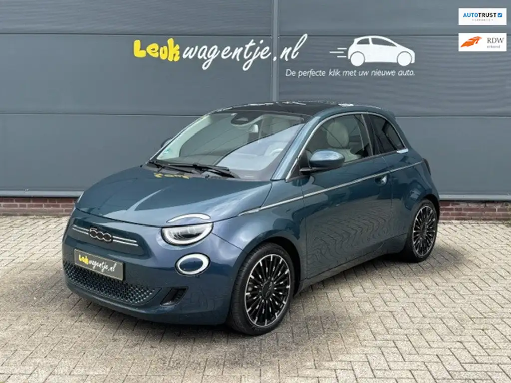 Fiat 500e La Prima 42 kWh *leder *camera *stoelverw. *17"