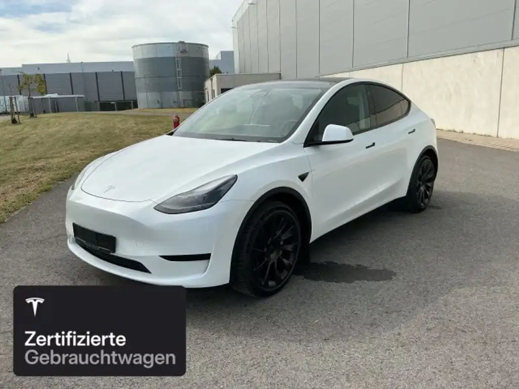 Tesla Model Y Rear-Wheel Drive