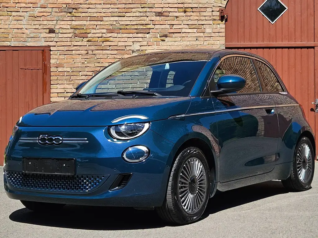Fiat 500e 42kWh MY23 63km STYLE u. KOMFORT Paket Garantie!!!