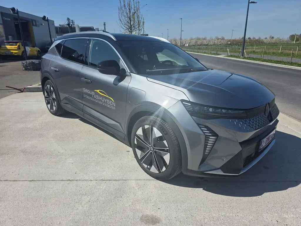 Renault Scenic E-Tech techno 220 hp long range