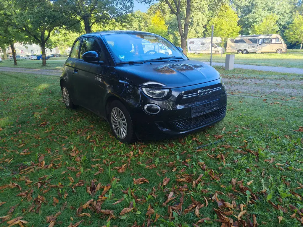 Fiat 500e Action