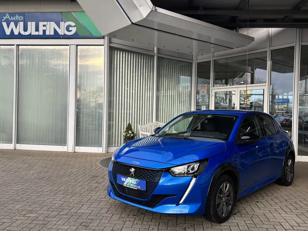 Peugeot e-208 e- Allure Pack ACC LED Kamera Leder Navi DAB